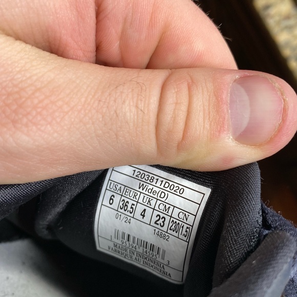 Brooks Adrenaline GTS 23 Womens 6 W Shoes Running Sneaker Black Gym 1203811B020 - Picture 9 of 9